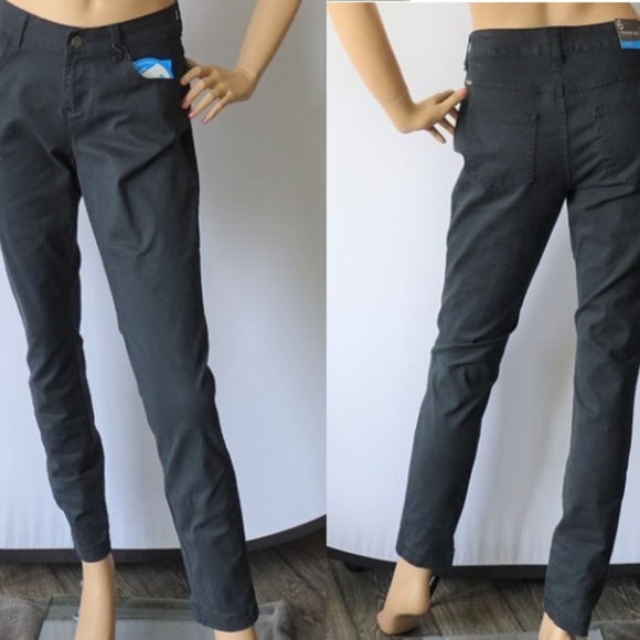 Columbia Omni-Shade Active Fit Black Pants NWT 10 - Picture 1 of 5